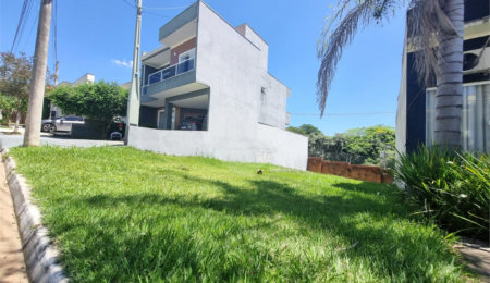 Terreno à venda no condomínio Horto Florestal Villagio, Sorocaba - SP