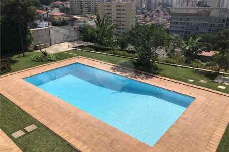 Sobrado à venda com 5 quartos, sendo 1 suíte, em Jardim São Bento, São Paulo, SP