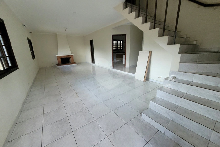 Casa de Vila para alugar com 6 quartos, sendo 4 suítes,  em Tucuruvi, São Paulo, SP