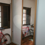 Casa à venda com 4 quartos, sendo 1 suíte, no condomínio Parque Suiça, Caieiras - SP