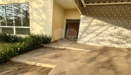 Casa à venda com 3 quartos, sendo 1 suíte, no condomínio Atibaia Park 1, Atibaia - SP