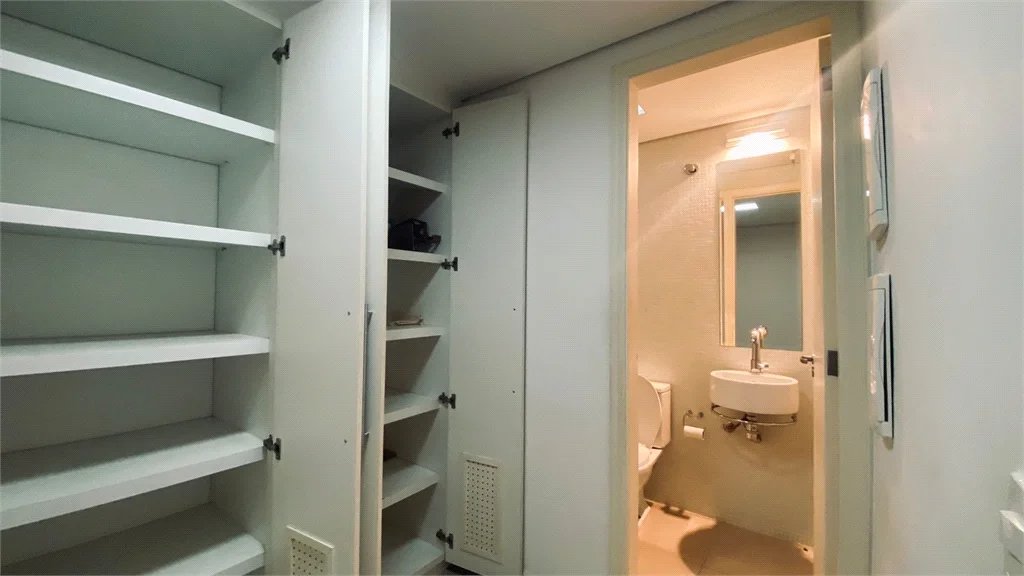 Casa à venda com 3 suítes no condomínio Vilas 2, São Paulo - SP