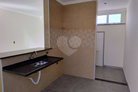 Casa nova 2 quartos dois banheiros Jardim Hikari