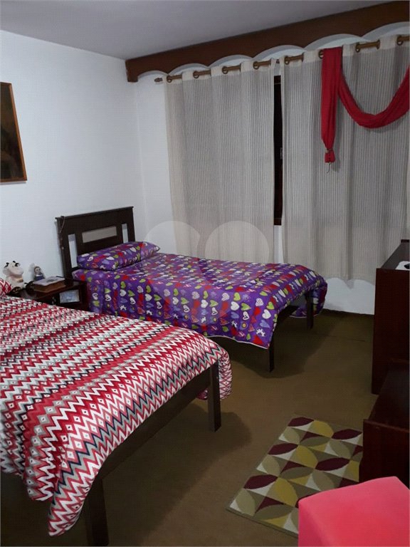 Casa à venda com 3 quartos, sendo 1 suíte, em Interlagos, São Paulo, SP