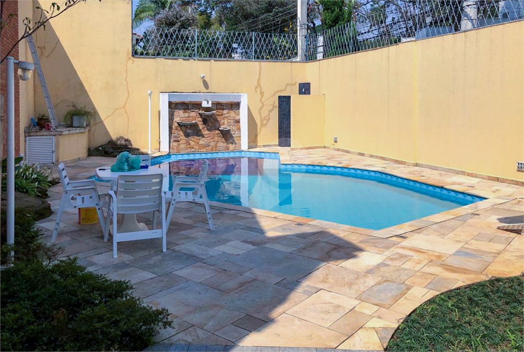 Casa à venda com 4 quartos, sendo 2 suítes, no condomínio Lake Louise, São Paulo - SP