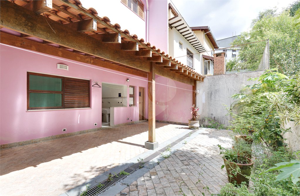 Casa à venda ou para alugar com 3 quartos, sendo 1 suíte, em Chácara Monte Alegre, São Paulo, SP