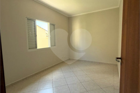 Casa à venda com 3 quartos, sendo 1 suíte, no condomínio Bela Vita, Atibaia - SP