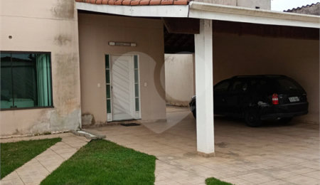 Sobrado à venda com 4 quartos, sendo 1 suíte,  em Vila Suissa, Mogi das Cruzes, SP