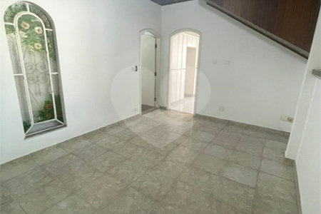 Sobrado à venda com 6 quartos, sendo 3 suítes,  em Dos Casa, São Bernardo do Campo, SP