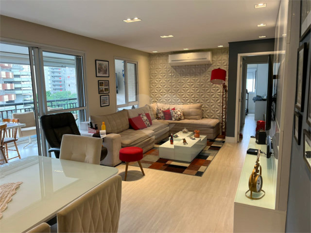 Apartamento à venda com 3 quartos, sendo 1 suíte,  em Barra Funda, São Paulo, SP