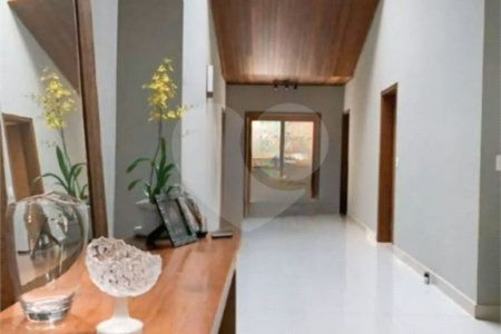 Casa à venda com 5 quartos, sendo 4 suítes, em Transurb, Itapevi, SP