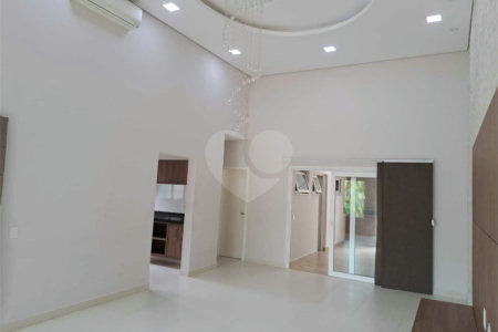 Casa à venda com 3 quartos, sendo 1 suíte, no condomínio Terra Nobre, Indaiatuba - SP