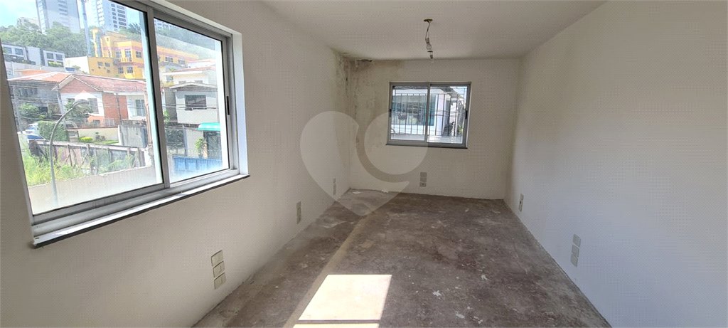 Sobrado à venda com 8 quartos em Vila Tramontano, São Paulo, SP