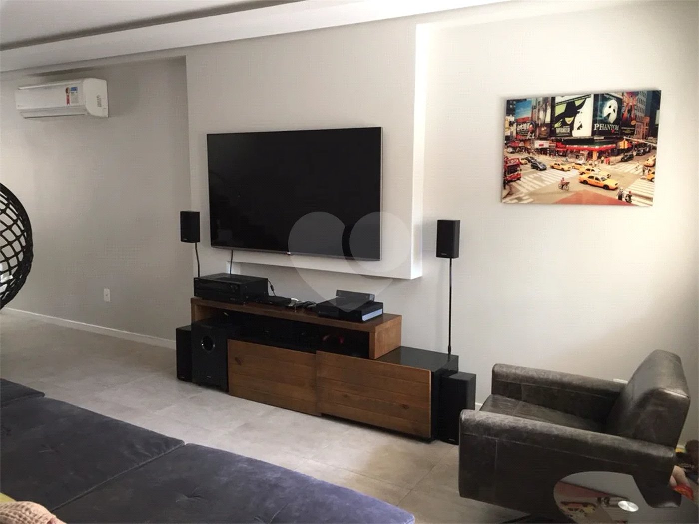 Sobrado à venda com 3 quartos, sendo 1 suíte, em Alto da Boa Vista, São Paulo, SP
