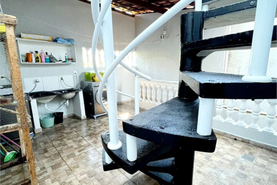 Sobrado à venda com 6 quartos, sendo 1 suíte,  em Horto, São Paulo, SP