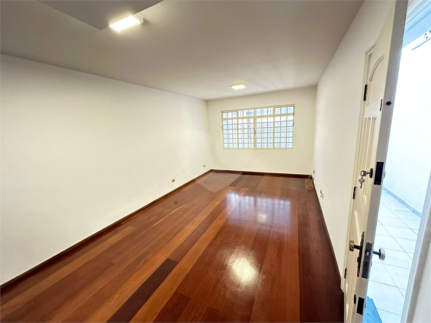 Casa à venda com 3 quartos, sendo 1 suíte, em Jardim Trussardi, São Paulo, SP
