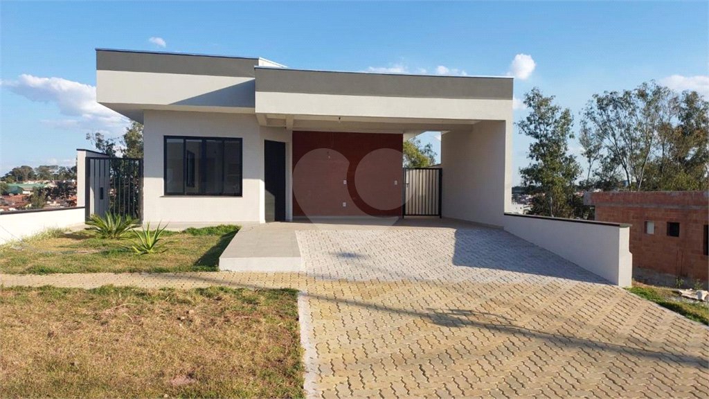 Casa à venda com 3 quartos, sendo 2 suítes, no condomínio Reserva dos Jatobás, Louveira - SP