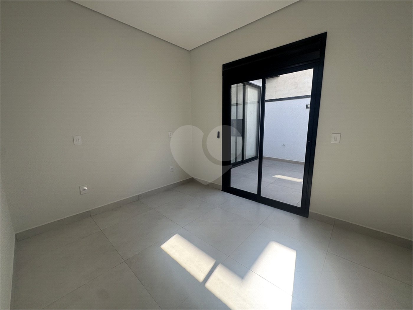 Casa à venda com 3 quartos, sendo 1 suíte, no condomínio Residencial Villagio Wanel, Sorocaba - SP