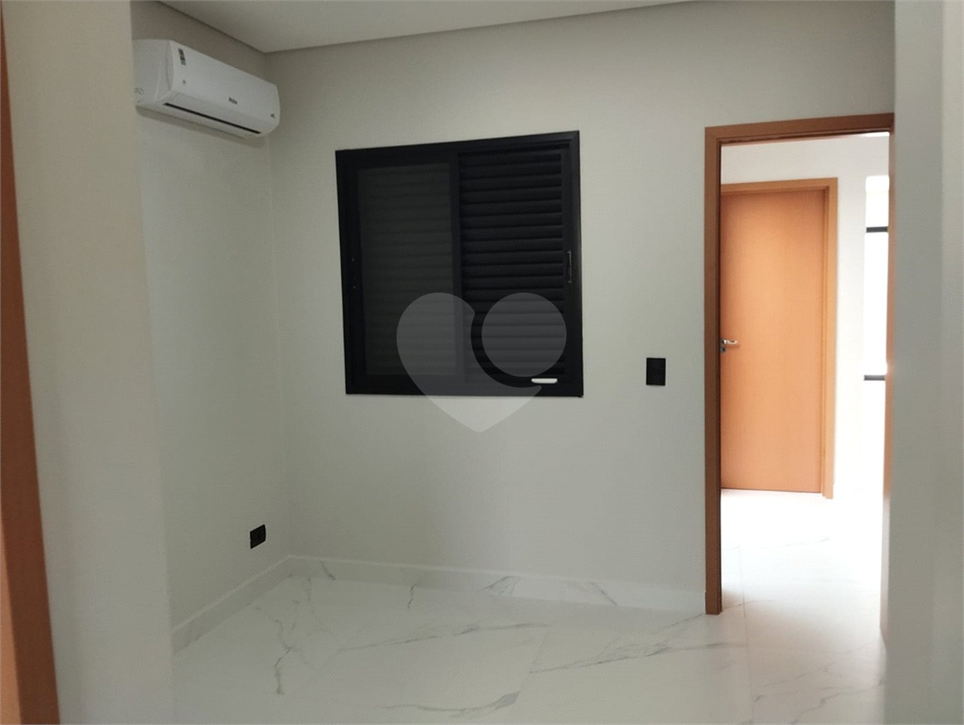 Casa à venda com 3 quartos, sendo 2 suítes, em Cachoeirinha, Bom Jesus dos Perdões, SP