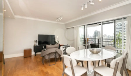 Apartamento à venda com 3 quartos, sendo 2 suítes,  em Vila Olímpia, São Paulo, SP