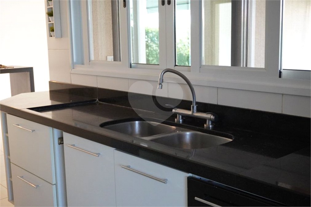 Casa para alugar com 4 quartos, sendo 2 suítes, no condomínio Mont Serrat, Salto - SP