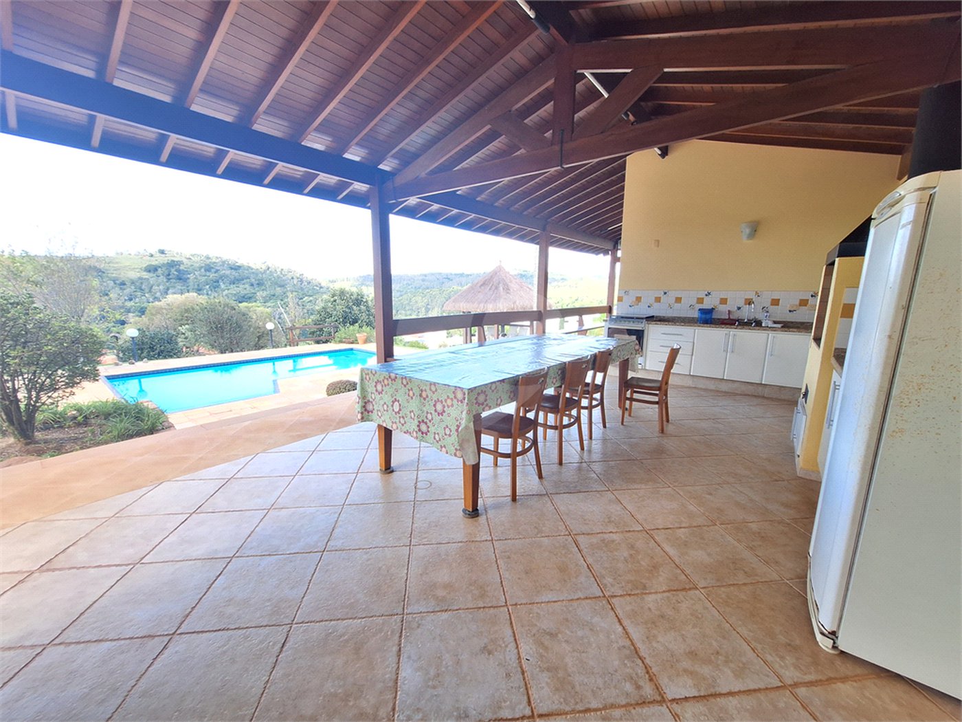 Casa à venda com 3 suítes no condomínio Chácaras do Lago, Vinhedo - SP