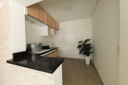 Sobrado à venda com 3 quartos, sendo 1 suíte, em City Campo Grande, São Paulo, SP