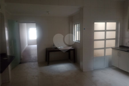 Casa de Vila à venda com 4 quartos, sendo 1 suíte, em Vila Olímpia, São Paulo, SP