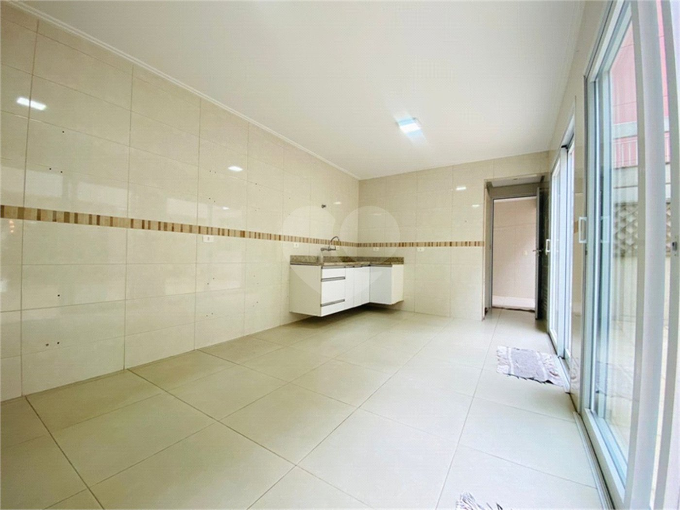 Sobrado à venda com 4 quartos, sendo 3 suítes, em Vila Ester (zona Norte), São Paulo, SP