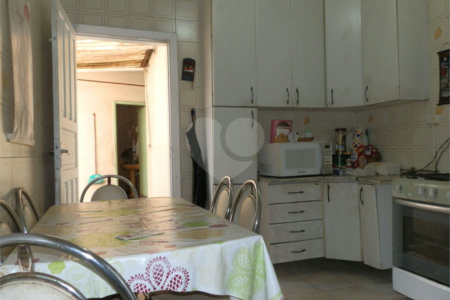Casa Térrea à venda com 3 quartos, sendo 1 suíte,  em Vila Santo Estéfano, São Paulo, SP