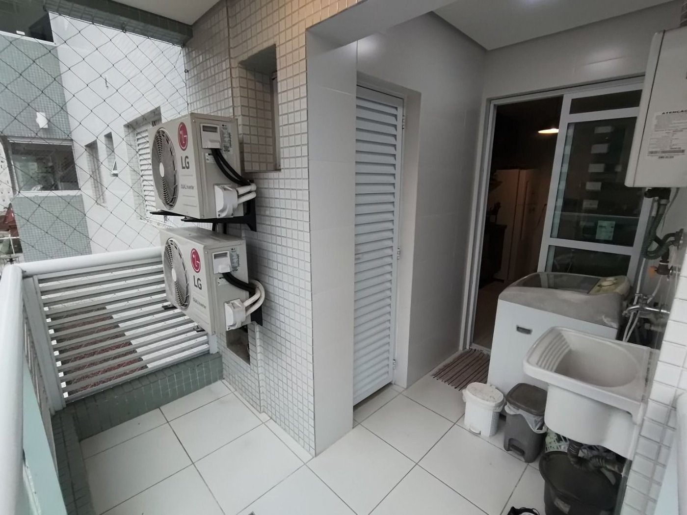 Apartamento com 2 dormitórios à venda, 76 m² por R$ 1.150.000,00 - Gonzaga - Santos/SP