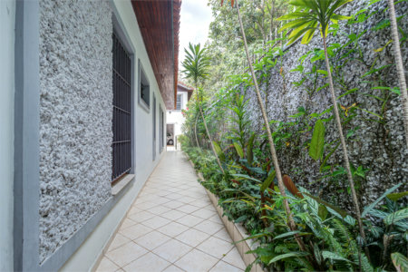 Casa à venda com 3 quartos, sendo 1 suíte, em Alto da Boa Vista, São Paulo, SP