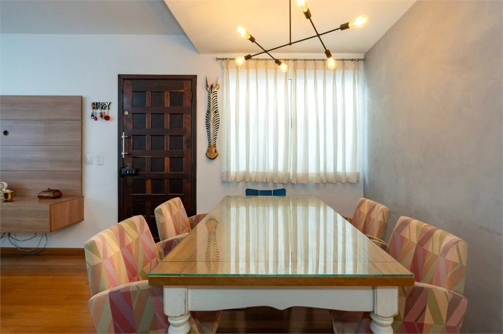 Sobrado à venda com 3 quartos, sendo 1 suíte, em Vila Morse, São Paulo, SP