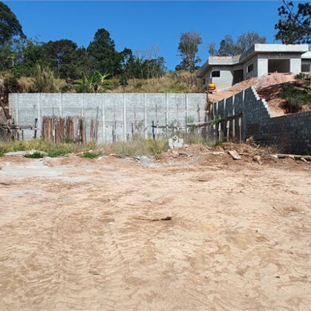 Terreno em Atibaia com 681 metros, pronto para construir, excelente localização, aceita financiamento
