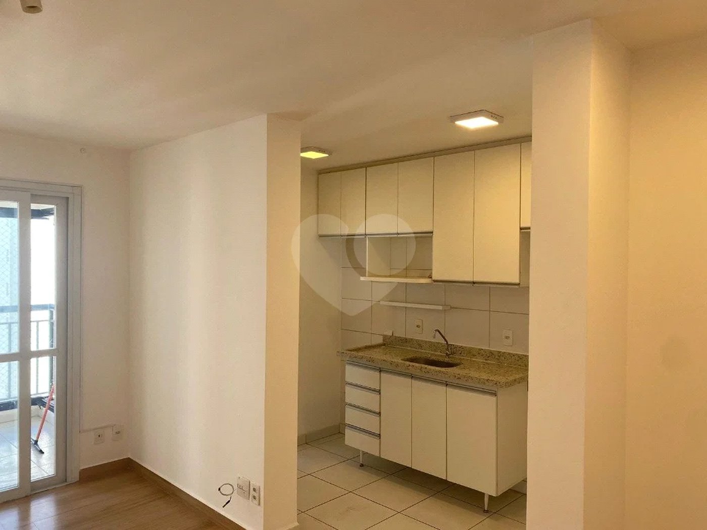 Apartamento com 70m² , 2 dormitórios , sendo 1 suíte , 1 vaga de garagem , à venda no bairro Campestre em Santo André.