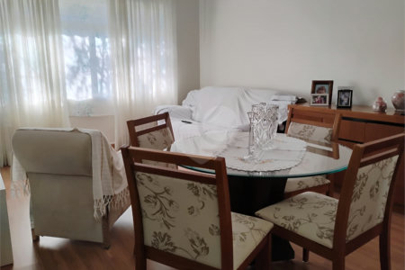 Vende-se apartamento no Jardim Aeroporto com 03 dormitórios