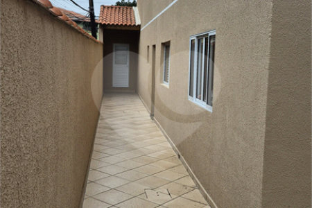 Sobrado à venda com 3 quartos, sendo 1 suíte, em Jardim Las Vegas, Santo André, SP