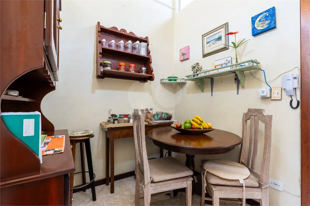 Casa a venda no Planalto Paulista, 2 suítes, 4 vagas, 230 m², quintal e localização privilegiada