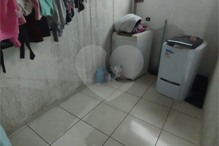 Casa à venda com 2 quartos, sendo 1 suíte, no condomínio Residencial Viva Vida, Cotia - SP