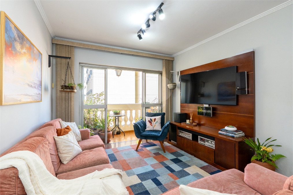 Apartamento à venda com 3 quartos, sendo 1 suíte, em Campo Belo, São Paulo, SP
