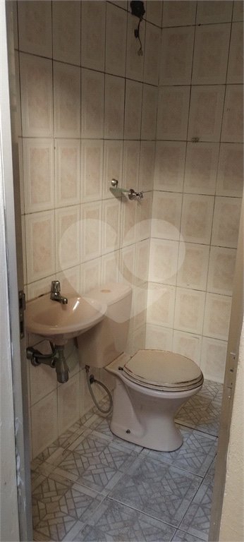 Sobrado à venda com 4 quartos, sendo 1 suíte, em Vila Nivi, São Paulo, SP
