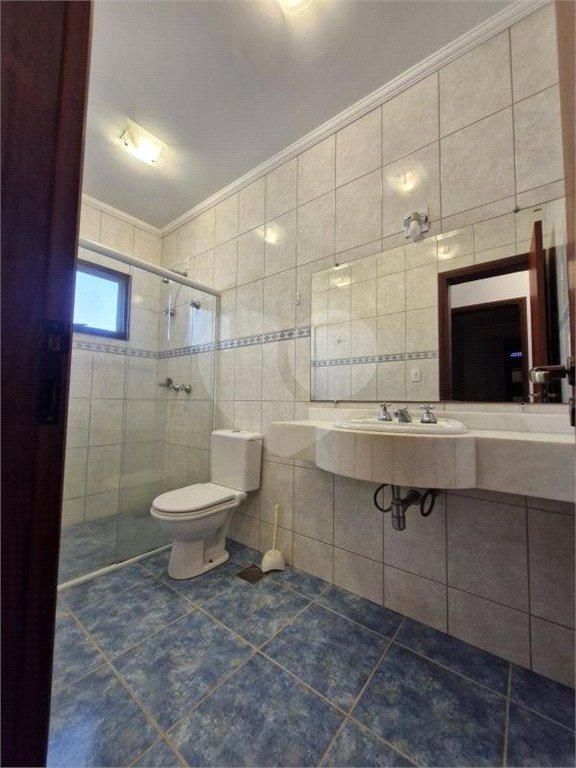 Casa à venda ou para alugar com 3 quartos, sendo 1 suíte, no condomínio Recanto dos Paturis, Vinhedo - SP