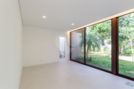 Casa à venda com 5 suítes no condomínio Chácara Flora, São Paulo - SP