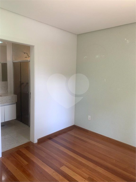 Casa à venda com 3 suítes no condomínio Villaggio Belvedere, São Paulo - SP