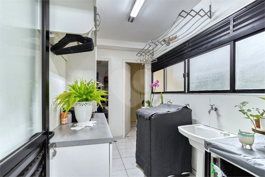 Apartamento à venda com 4 quartos, sendo 3 suítes, em Alto da Boa Vista, São Paulo, SP