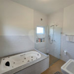 Casa à venda com 3 quartos, sendo 1 suíte,  no condomínio Golden Ville, Itapetininga - SP