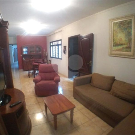 Sobrado à venda com 4 quartos, sendo 2 suítes, em Cidade Vargas, São Paulo, SP