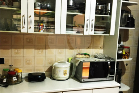 Sobrado à venda com 4 quartos, sendo 1 suíte,  em Vila Gomes, São Paulo, SP