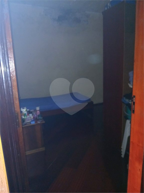 Sobrado à venda com 4 quartos, sendo 1 suíte,  em Furnas, São Paulo, SP