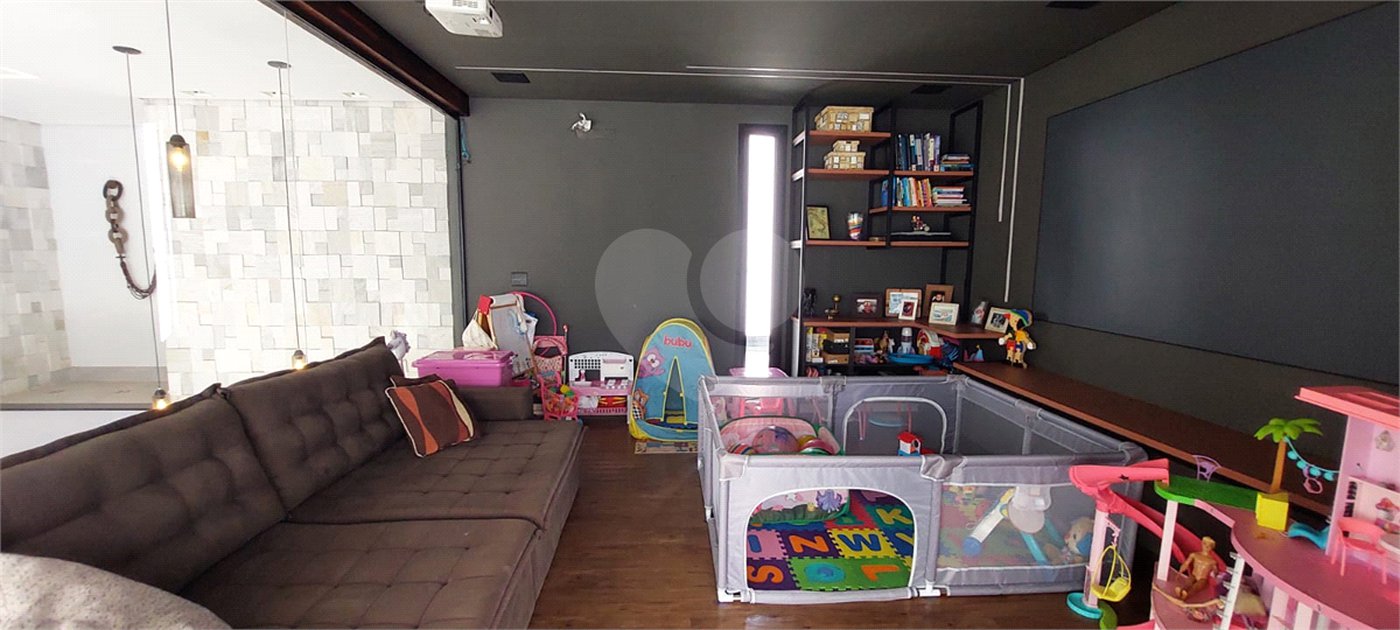 Casa à venda com 3 suítes no condomínio Figueira Garden, Atibaia - SP